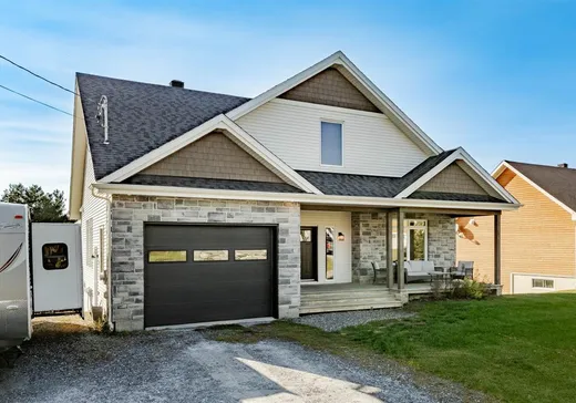 Bungalow à vendre - 120 Rue Massé, Coaticook, J0B1L0