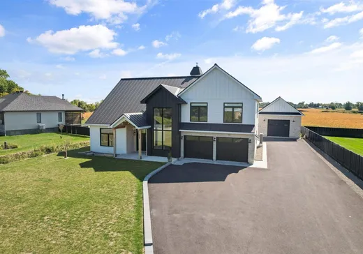 Maison à étages à vendre - 539 Rue Hébert, Saint-Stanislas-de-Kostka, J0S1W0