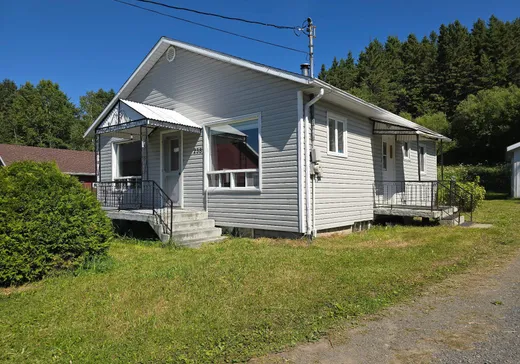 Maison à étages à vendre - 238 Rg St-Jean-Baptiste, Amqui, G5J3R7