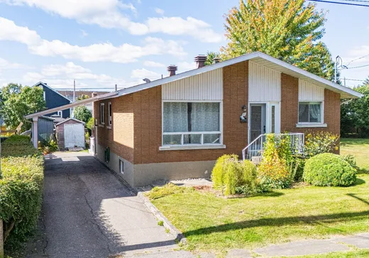 Maison à étages à vendre - 71 Rue Santoire, Salaberry-de-Valleyfield, J6S2X3