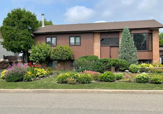 Bungalow à vendre - 27 Ch. du Musée, Blainville, J7C3R7
