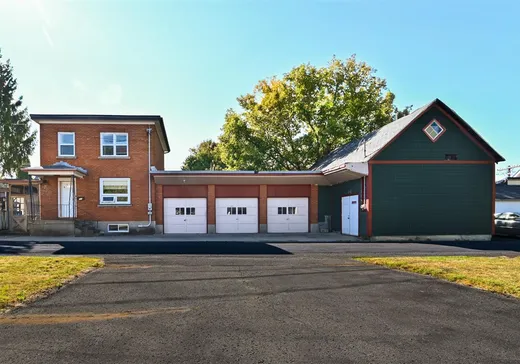 Two or more stories for sale - 632 Rue du Collège, Lachute, J8H1S7