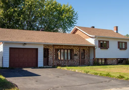 Maison à étages à vendre - 5415 Rue du Lac-Bournival, Grand-Mere, G9T6N9