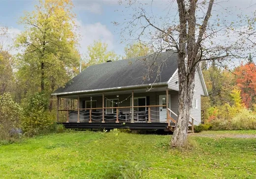 Un étage et demi à vendre - 1037 Av. du Lac-St-Charles, Lac-St-Charles, G3G2R3
