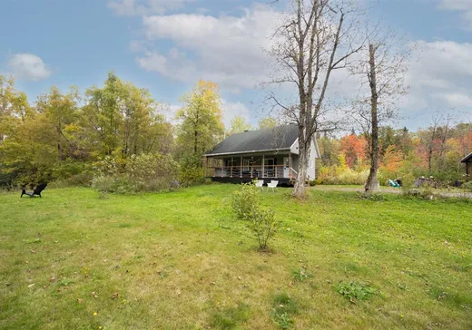 Maison à vendre - 1037 Av. du Lac-St-Charles, Lac-St-Charles, G3G 2R3