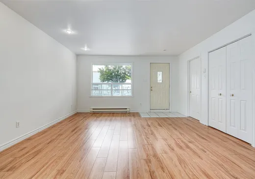 House for sale - 1745 Av. Haig, Montreal (Anjou), H1N 3E1