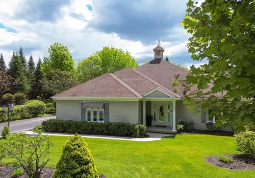 Maison à vendre - 2580 Rue Beckett, Les Nations, J1L 2W8