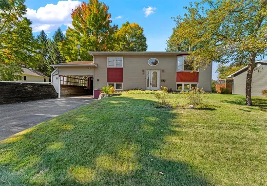 Bungalow à vendre - 19 Rue Carl, Lennoxville, J1M2E1