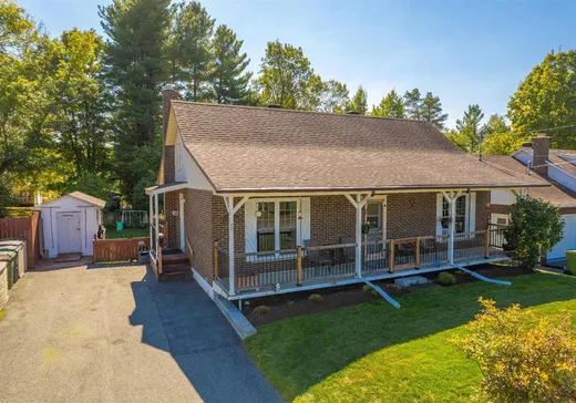 Bungalow à vendre - 40 Rue Champigny, Sherbrooke, J1M0A4