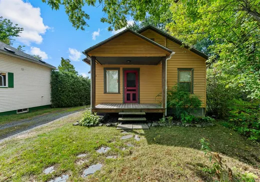Bungalow à vendre - 244 Rue Pratte, Magog, J1X1R7