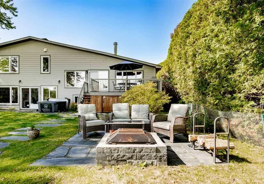 Maison à vendre - 242 Rue Bernard, Magog, J1X 3W5