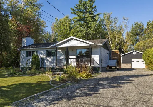 House for sale - 220 Rue Ducharme, Ste-Catherine-De-Hatley, J0B 1W0