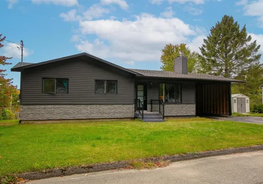 Bungalow à vendre - 189 1re Avenue, Danville, J0A1A0