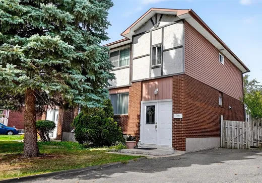 Maison à étages à vendre - 6125 Av. Tisserand, Brossard, J4W3G3