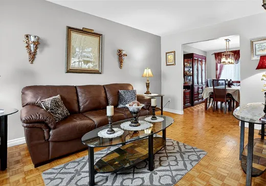 Maison à vendre - 6125 Av. Tisserand, Brossard, J4W 3G3