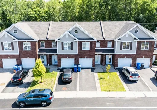 Maison à vendre - 3637 Boul. Gaétan-Boucher, St-Hubert, J3Y 8Y4