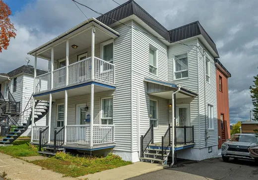 Maison à étages à vendre - 127 Rue St-Antoine, Sainte-Agathe-des-Monts, J8C2E1