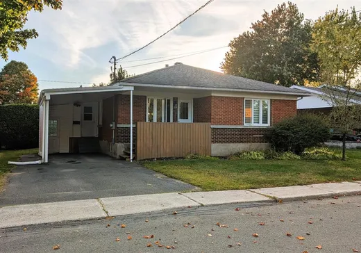 Bungalow à vendre - 70 Rue Alexandre, Victoriaville, G6P1L3
