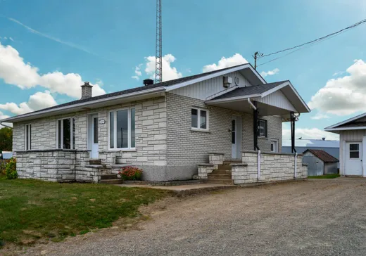 Two or more stories for sale - 2200 Route Trépanier, Sainte-Angele-de-Prémont, J0K1R0
