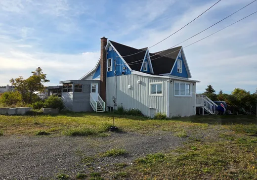 Maison à vendre - 1747-1751 Rue de Matane-sur-Mer, Matane, G4W 3M6