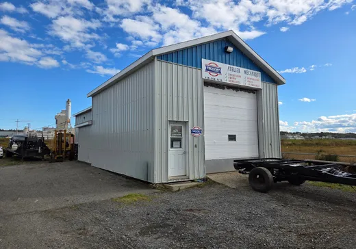 Maison à vendre - 1747-1751 Rue de Matane-sur-Mer, Matane, G4W 3M6