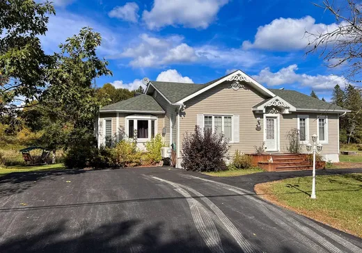 Bungalow à vendre - 151A Ch. du 5e Rang, Val des Sources, J1T3M7