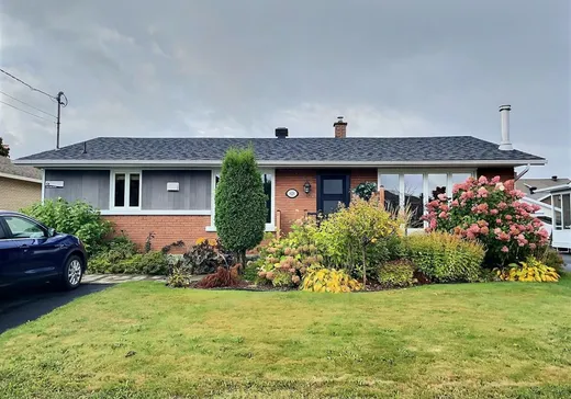 Bungalow à vendre - 828 Rue Magnan, Black-Lake, G6H1H1