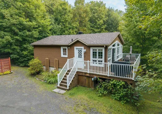 House for sale - 15 Rue Martel, Windsor, J1S 2L5