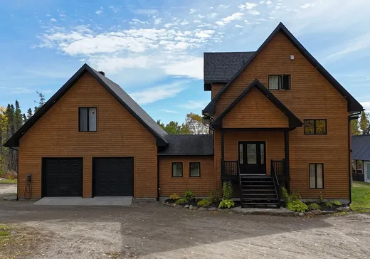 Maison à étages à vendre - 5130 Rue des Pionniers, Port-Cartier, G0H1R0