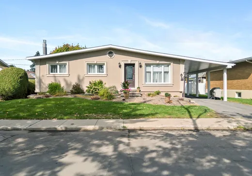 Maison à étages à vendre - 505 Rue St-Georges, Acton Vale, J3B2V8