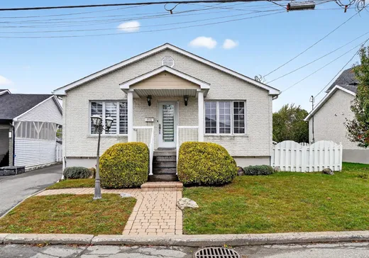 Maison à étages à vendre - 115 Rue Pascal, Laval (Laval-sur-le-lac), H7K1C7