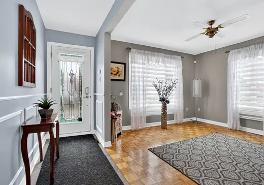 Maison à vendre - 115 Rue Pascal, Laval (Laval-sur-le-lac), H7K 1C7