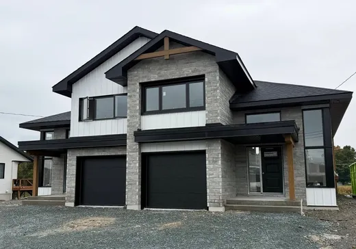 Two or more stories for sale - 292 Mont-Rougemont, Granby, J2G6S8