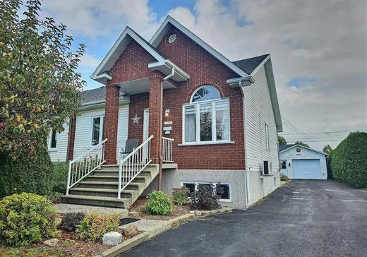 Bungalow à vendre - 2715 Rue des Colombes, Drummondville, J2C8P5