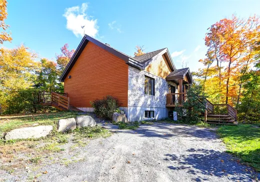 Fermette à vendre - 2216 Ch. des Menhirs, Ste-Lucie, J0T 2J0