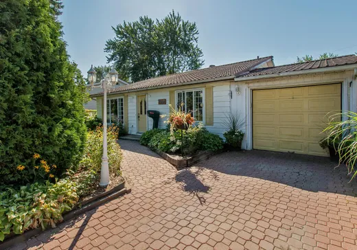 Maison à étages à vendre - 3390 Rue Delphis, Laval (Fabreville), H7P1W8