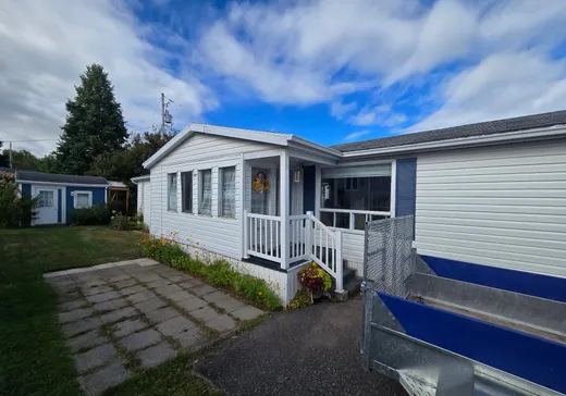 House for sale - 158 Av. du Chanoine-Brochu, Montmagny, G5V 4N2