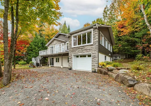 House for sale - 1899 Ch. du Lac-des-Becs-Scie O., Saint-Sauveur, J0R 1R1