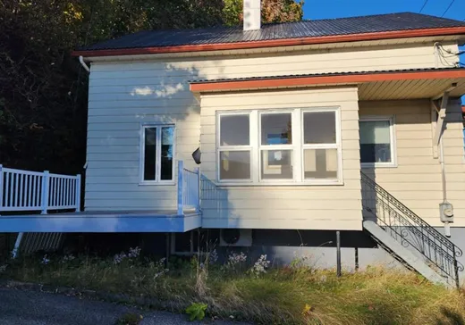Maison à vendre - 9617 Av. Royale, Sainte-Anne-de-Beaupré, G0A 3C0