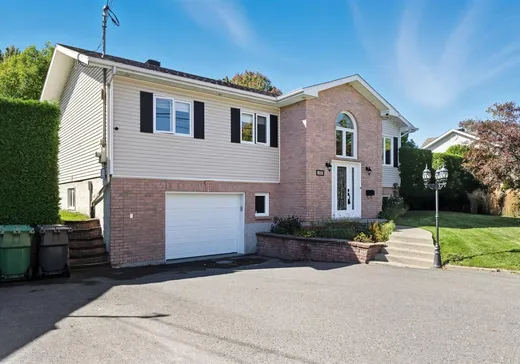 Paliers multiples à vendre - 700 Rue des Oeillets, Drummondville, J2C7T2