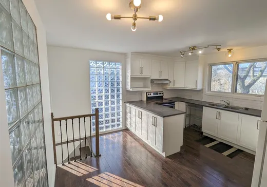 House for sale - 5375 Rue Perlini, St-Hubert, J3Y 1T9