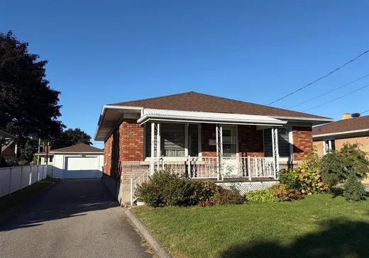 Bungalow à vendre - 33 Rue Molson, Salaberry-de-Valleyfield, J7Y1G2