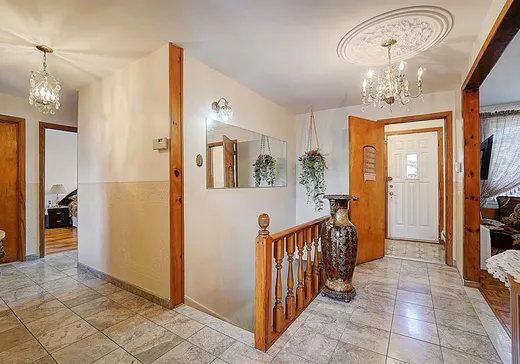 House for sale - 3300 Rue Achim, Montreal (Saint-Laurent), H4K 2E3