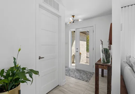 Maison à vendre - 11 Rue de la Vallée, St-Hippolyte, J8A 0K8