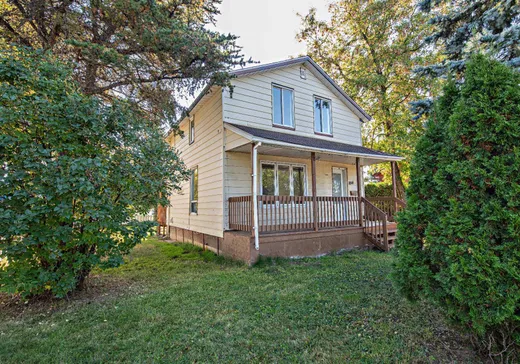 Maison à vendre - 356 13e Rue, Amos, J9P 3G2