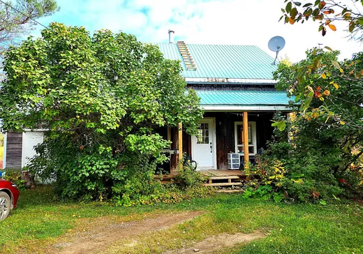 Maison à étages à vendre - 20 4e Rang, Causapscal, G0J1J0