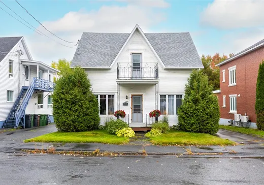 Maison à étages à vendre - 3657 Rue Laviolette, Lac-Mégantic, G6B1V3