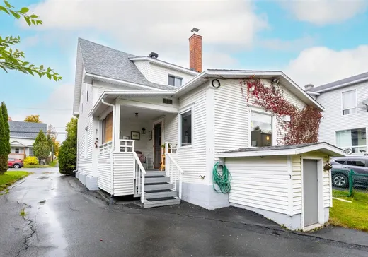 Maison à vendre - 3657 Rue Laviolette, Lac-Mégantic, G6B 1V3