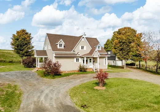 Two or more stories for sale - 45 Ch. Dubuc, Coaticook, J0B1L0
