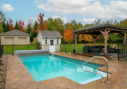 Maison à vendre - 220 Rue Thomas, Magog, J0B 2C0